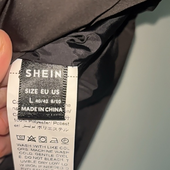 SHEIN Cropped Black Vest - Picture 2 of 6